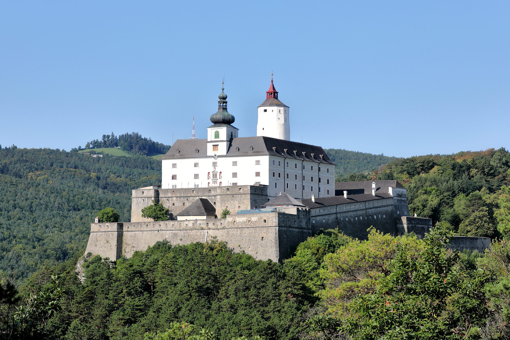 Forchtenstein (Photo License: CC-BY-SA-4.0)